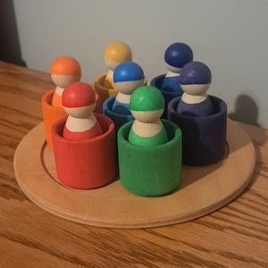 GRIMM'S SPIEL & HOLZ  Rainbow Wooden Peg Dolls in Bowls